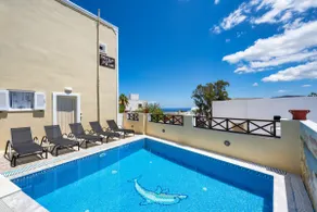 Standard Quadruple Room *Vinas Place* - Image 3
