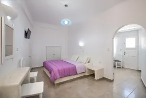 Standard Quadruple Room *Vinas Place* - Image 4