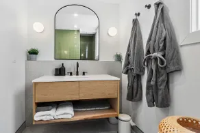 Charming 2 BR Renovated apt for 6, 3rd Ave, Limoilou - Image 2