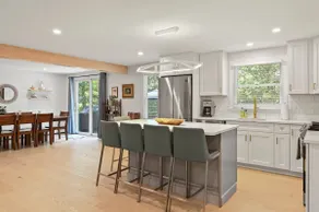 Spacious beautiful fully renovated Cape Cod escape - Image 5