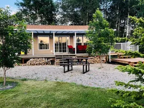 Cheery 1-bedroom summer home in Clear Lake Country - Image 2