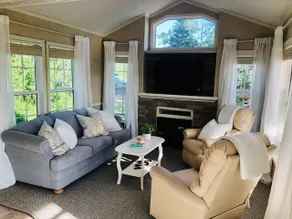 Cheery 1-bedroom summer home in Clear Lake Country - Image 4