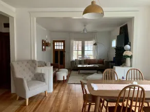 Cheerful bungalow with fireplace in town - Image 4