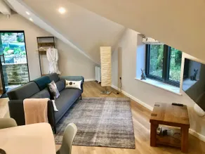 Holmfirth, self contained loft with breakfast - Image 2