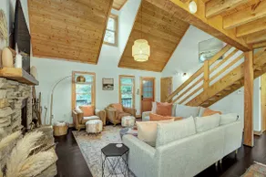 Rainbow's End Mountain Lake House - Image 4