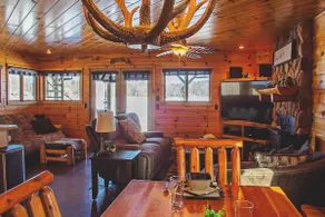 Big Bear Lodge 🐻🐾, On Lake w/Private Beach & Tiki Bar 🏖 Wi-fi & Dish Network!  - Image 2