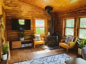 LogCabin w/ HotTub, PoolTable, FirePit, GameRoom - Image 3