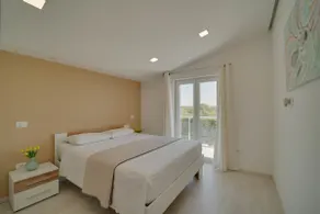 BLACK DIAMOND Apartment - Image 3