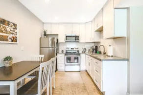 Chic 2 Bedroom Biltmore Condo Near Camelback - Image 3