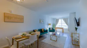 Get 50% Off this King Bed | Spacious Apt Near EWR! - Image 5