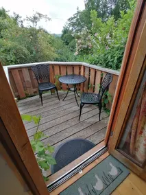 Pretty self-contained annex near castle and river - Image 4