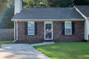 Fun 2 Bed/2 Bath Duplex.Private Yard*Dogs Allowed - Image 2