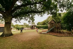 Beautiful Cottage with Heated Outdoor Swimming Pool in Bredfield near to Woodbridge on the Suffolk Coast - Image 4
