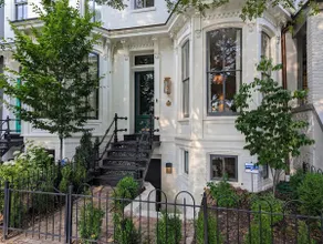Luxury 2BR - Fantastic Neighborhood - Parking - Image 2