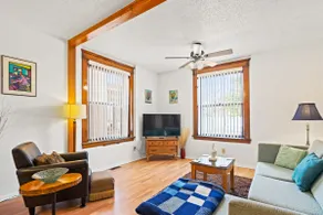 Cozy Centrally Located Historic Apartment - Image 2