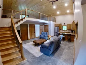 Rustic Cabin retreat in the Driftless area - Image 2