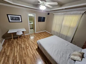 Newly renovated 1550 sq ft 3bed / 2bath home - Image 5