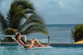 Newly Expanded! Lavish & Exclusive Beachfront Mansion. - Image 2