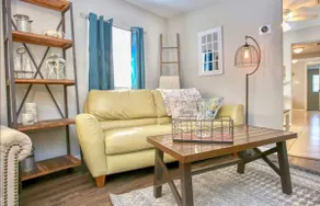 Charming Winter Park Fully Furnished & Pet Friendly Farmhouse Bungalow - Image 4