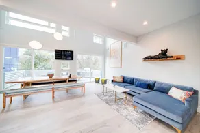 Modern Luxury/Walk to NoDa/Great for larger groups - Image 3