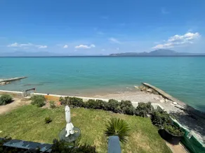 Stunning Beachfront Apartment Strátos - Image 3
