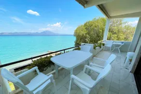 Stunning Beachfront Apartment Strátos - Image 2