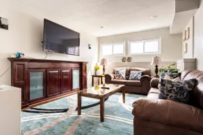 Newly renovated - all amenities - Image 4