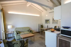 Two rooms superior flat with garden near - Image 3