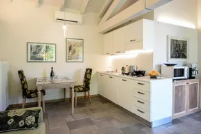 Two rooms superior flat with garden near - Image 2