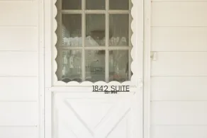 1842 Suite-Millpond Inn|Walk to downtown Clarkston - Image 4