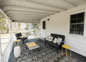 1842 Suite-Millpond Inn|Walk to downtown Clarkston - Image 3