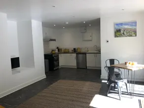 Sharp Tor Riverside Studio Apartment - Image 3