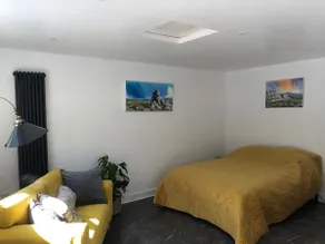 Sharp Tor Riverside Studio Apartment - Image 5