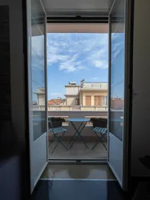 New apartment with patio and free parking garage - Image 2