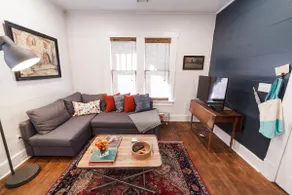 209 East - Uptown Columbus - 10 MIN to Ft. Moore - Image 2