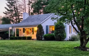 Charming, Parkview Cottage, King bed, 1 mi to I-81 - Image 3