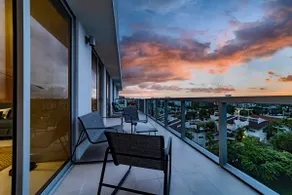 Exclusive 2BR Apt Pool Jacuzzi Walk to Shops - Image 2