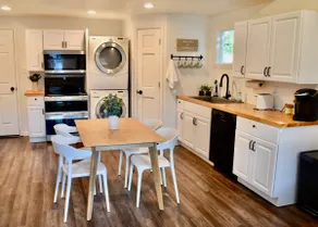 Cute tiny home with everything you could want! - Image 2