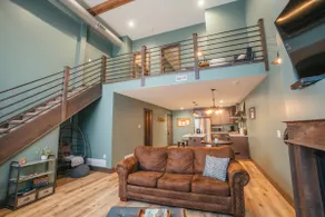 Historic Loft/Charlotte Suite/Starved Rock/Utica - Image 3