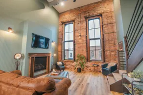 Historic Loft/Charlotte Suite/Starved Rock/Utica - Image 4