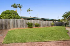 Family Friendly Beach House: Short stroll to beach - Image 3