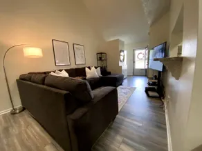 Tasha's Townhouse *King, Queen, Twin* - Image 4