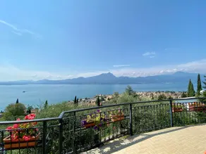 Villa I Gelsomini,  6 Bedrooms, Garden, Terrace, Stunning View of Lake Garda - Image 2