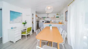 Pet-friendly* Walk Everywhere* Southport* Gameroom* Sleeps 10 - Image 3