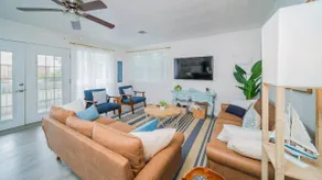 Pet-friendly* Walk Everywhere* Southport* Gameroom* Sleeps 10 - Image 5