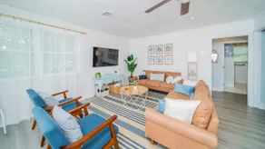 Pet-friendly* Walk Everywhere* Southport* Gameroom* Sleeps 10 - Image 4