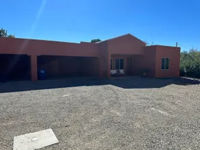 Modern Townhome in Quiet Mesilla - Image 2