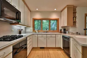 Secluded 2600 sq ft home 15 min from Okemo+Killington - Image 4