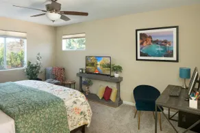 Pool, Hot Tub, firepit, BBQ, Deluxe & Spacious - Image 5