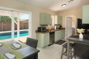 Pool, Hot Tub, firepit, BBQ, Deluxe & Spacious - Image 4
